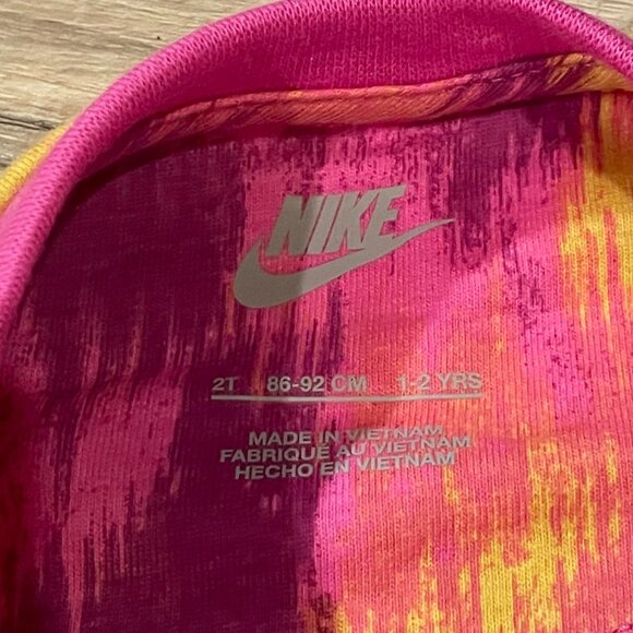 Nike Baby Girls Boxy Tie Dye Shirt and Biker Shorts, 2 Piece Set 2T NWT - Picture 3 of 5